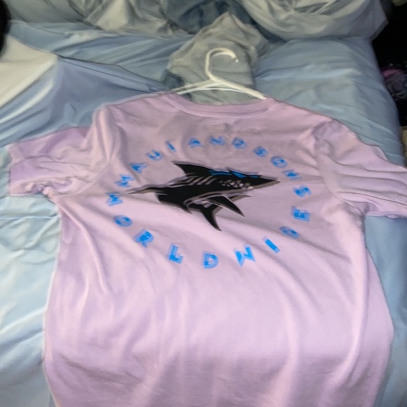 Small Maui and sons lavender tee. Brand new with tags - Picture 2 of 2